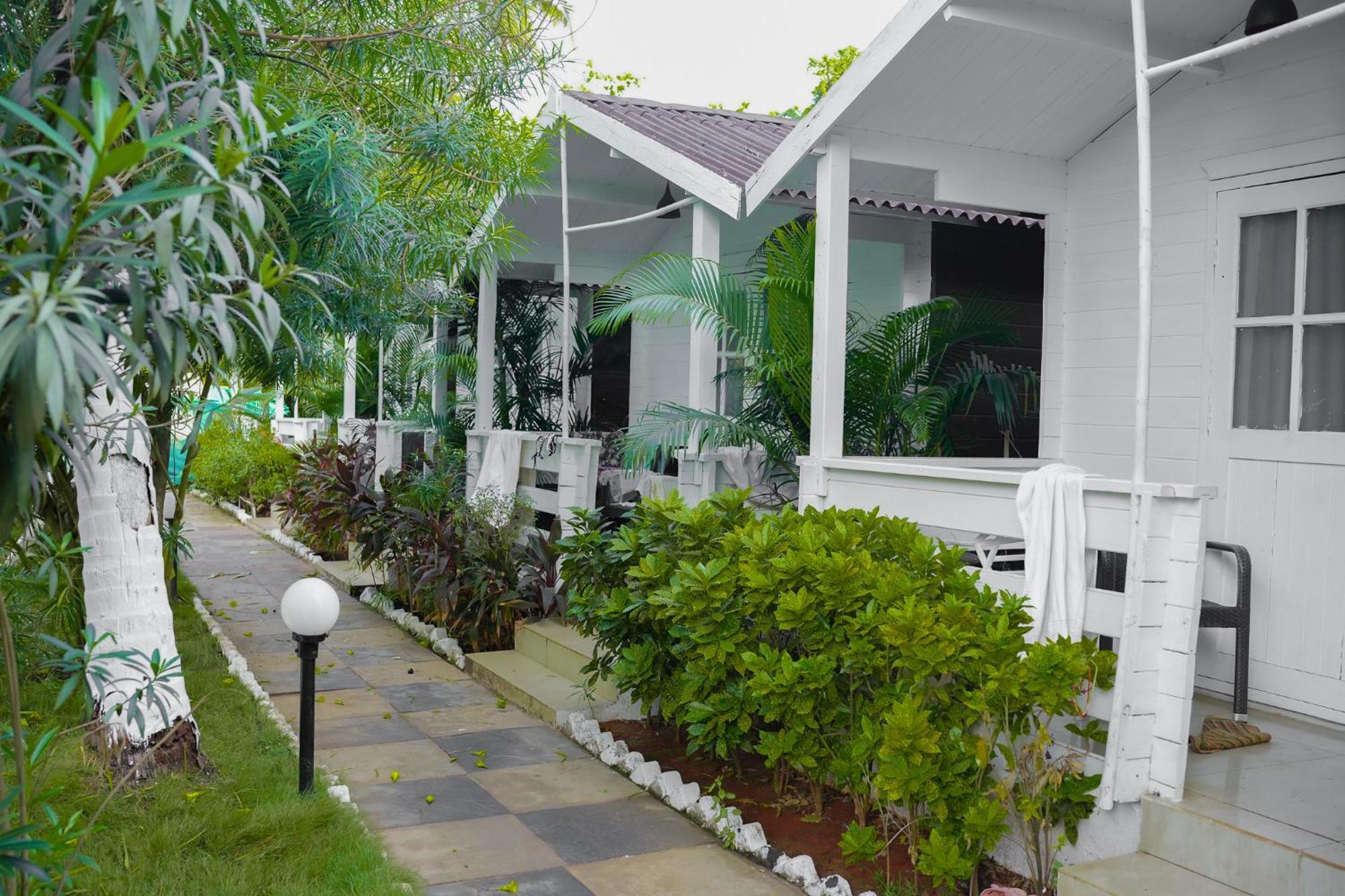 Seabliss Cottages Morjim Εξωτερικό φωτογραφία